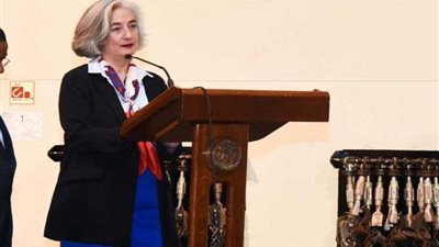 سفيرة فرنسا بالكويت:باريس تدعم الوساطة الكويتية لحل الأزمة الخليجية