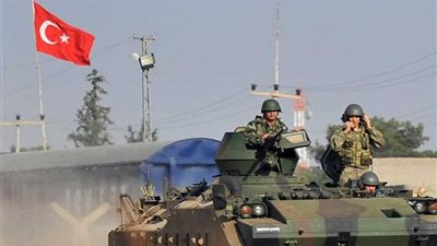 جيش السلطان المزيف ينهار في