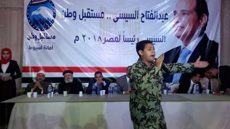 طفل يغني بـقالوا