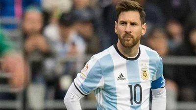ميسي مهدد بالغياب عن مواجهة الأرجنتين مع إيطاليا