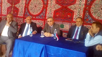 قضاة البحيرة يتسلمون أوراق الاقتراع الخاصة باللجان بمجمع مبارك بدمنهور 