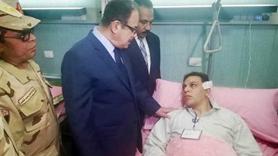 وزير الداخلية ومدير الأمن والمحافظ يزورون مصابي حادث الإسكندرية (صور)