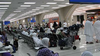 تعرف على عقوبات تخلف المعتمرين هذا العام عن مغادرة السعودية