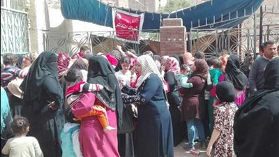 الكشف على 3 آلاف بالقافلة الطبية بالجيزة