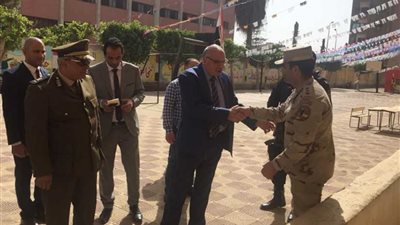 مدير أمن القليوبية يتفقد خدمات تأمين اللجان 