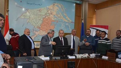 محافظ دمياط يتابع الاستعدادات النهائية لاستقبال الناخبين