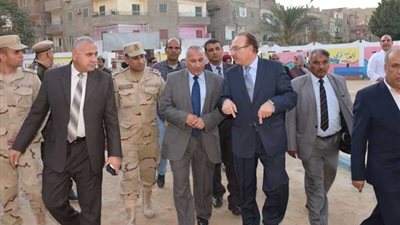 محافظ بني سويف يتفقد مقار اللجان الانتخابية