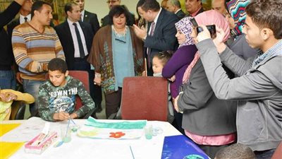 وزيرة الثقافة توجه بتخصيص أنشطة للطفل بدار الكتب (صور)