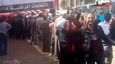 بالفيديو.. على أنغام الأغاني الوطنية المواطنون يهتفون «بنحبك يا سيسي»