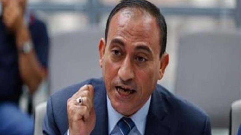 برلماني يطالب باستدعاء