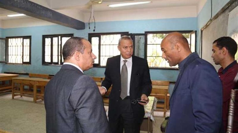 محافظ قنا يتفقد استعدادات