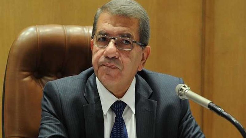وزير المالية يدلي