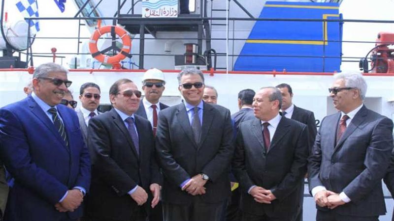 بالصور.. وزير النقل