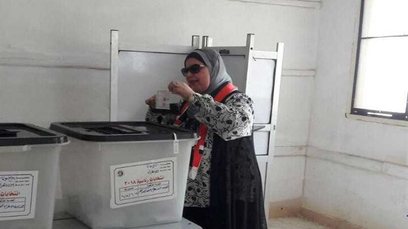 مايسة عطوة وزوجها