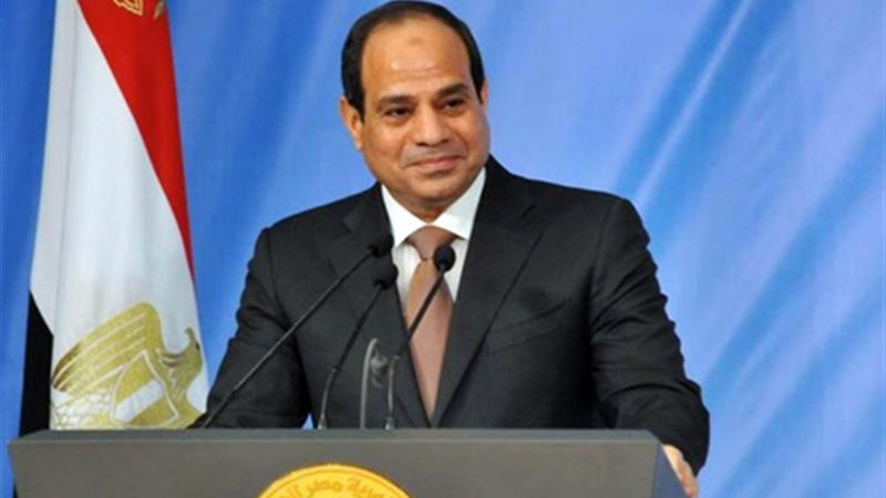 السيسي يُسلم عقود