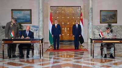 السيسى ورئيس وزراء المجر يشهدان مراسم التوقيع على مذكرات تفاهم عسكرية