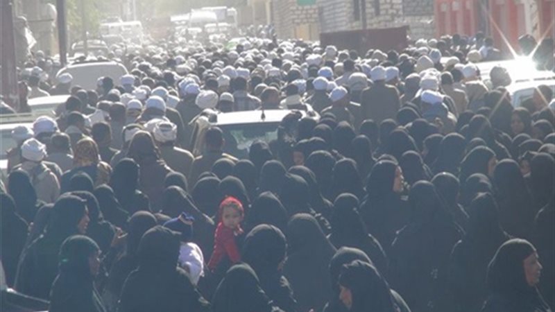  الأخمين تتشح بالسواد