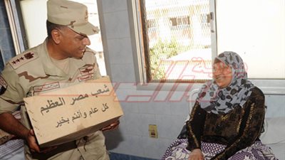 القوات المسلحة توزع مليون ونصف حصة غذائية بحلول رمضان