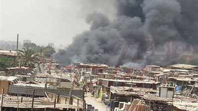 حريق هائل بسوق الجمعة .. وسيارات الإطفاء تحاول السيطرة عليه