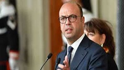 وزير الخارجية الإيطالي يدين إطلاق 