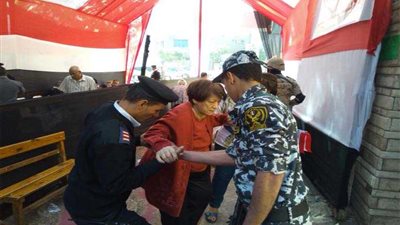 بالصور.. بدء توافد الناخبين على اللجان الانتخابية بالأزبكية