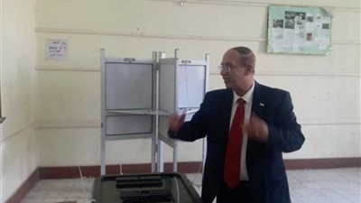 رئيس جامعة أسيوط يدلي بصوته وإجازة نصف يوم للجامعة للمشاركة