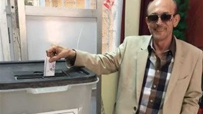 محمد صبحي يدلي بصوته في الانتخابات (صور)