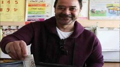 نجوم الفن يدلون بأصواتهم (صور)