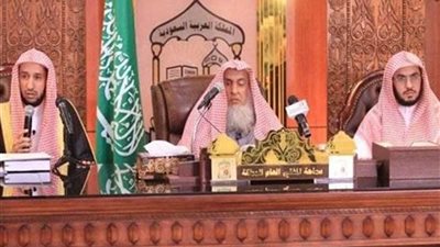 كبار العلماء بالسعودية تحذر قناة الجزيرة القطرية لدعمها الإرهاب