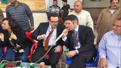 مراقبون أمريكيون للانتخابات يتناولون 