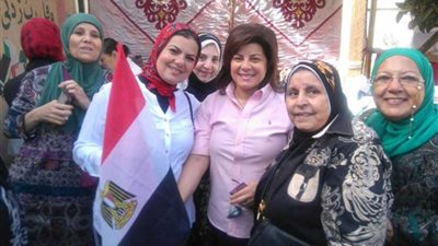 أماني الخياط تدلي بصوتها الانتخابي بمساكن شيراتون