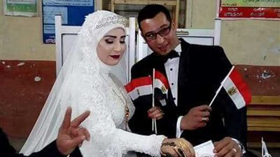 عروسان يدليان يشاركان في الانتخابات بشبرا الخيمة