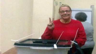 مها أبو عوف تدلي بصوتها في الزمالك