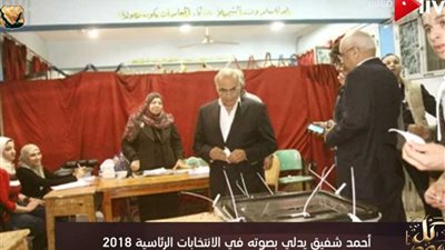 عمرو أديب: مشاركة شفيق في الانتخابات مفاجأة حقيقية (فيديو)