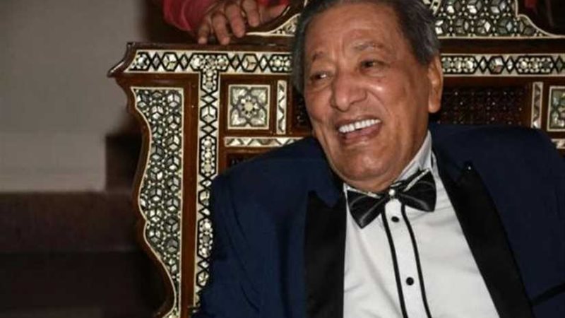 تشييع جثمان الكاتب