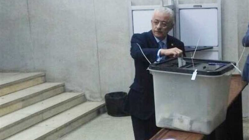 وزير التعليم يدلى