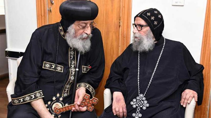 البابا يطمئن على