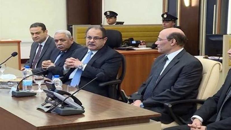 وزير الداخلية يتابع