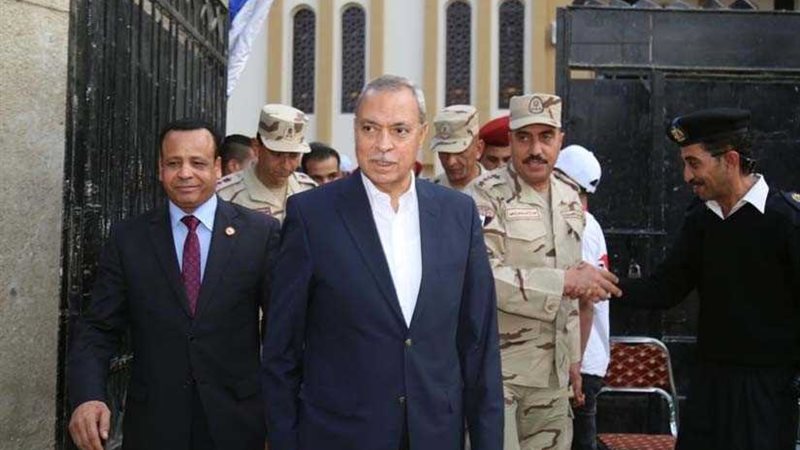 محافظ قنا يتفقد لجنتي