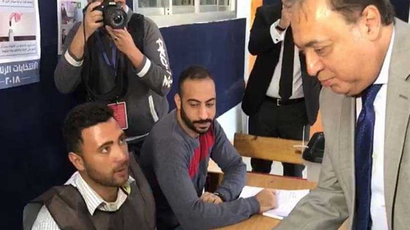 وزير الصحة يدلي بصوته