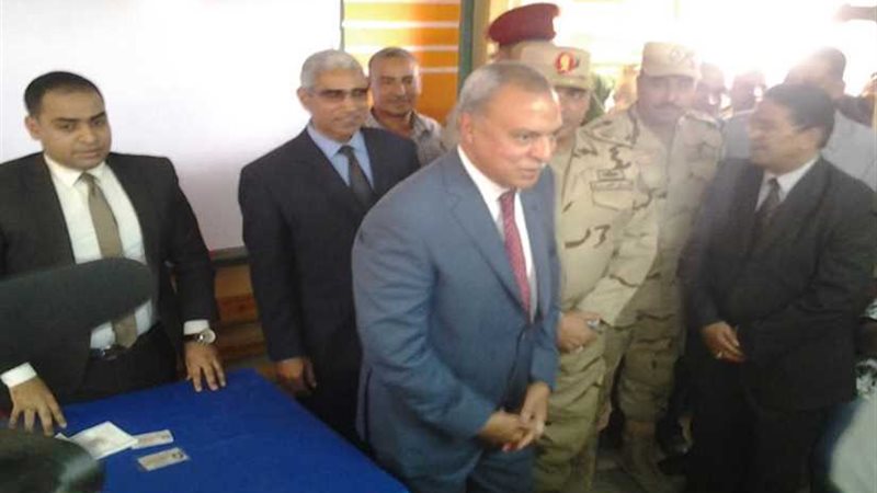 محافظ قنا يتفقد سير