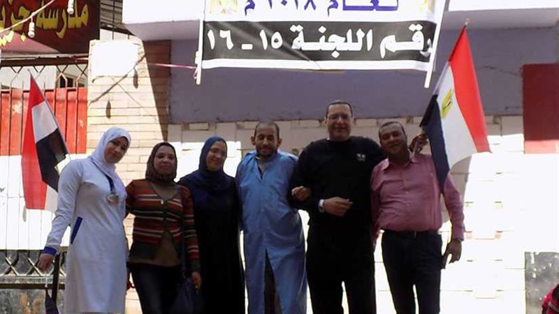 إسعاف لنقل مريض للتصويت