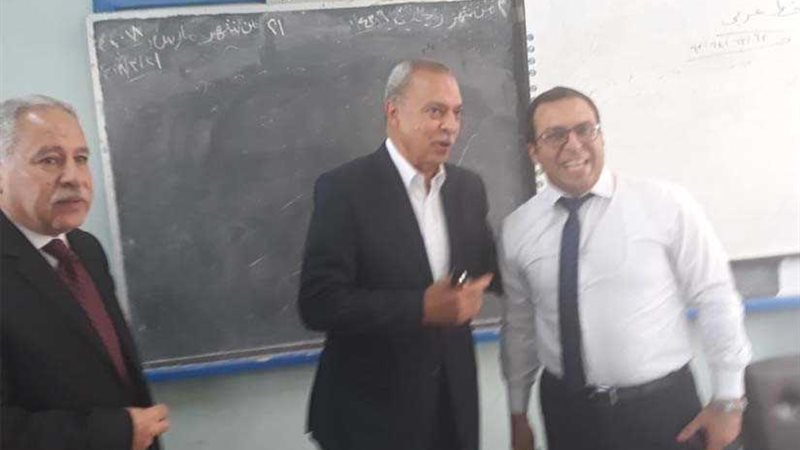 محافظ قنا يتفقد اللجان