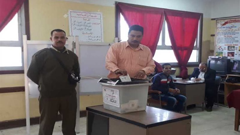 بالصور.. لجان الاقتراع