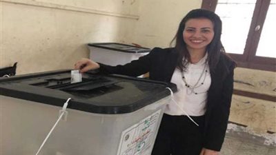 رئيس لجنة بأسيوط يدلي بصوته في الانتخابات