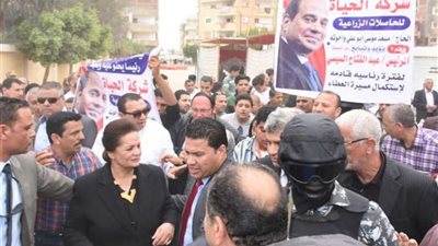 محافظ البحيرة تتفقد اللجان الانتخابية بحوش عيسى (صور وفيديو)