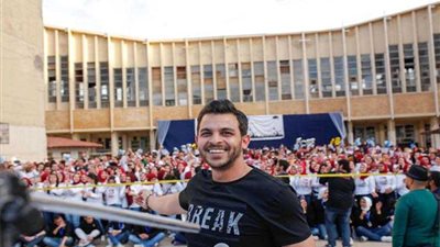 بالصور.. محمد رشاد يشعل حفل تجارة 