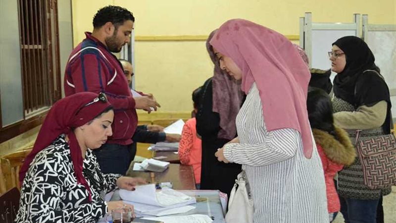 رغم الأمطار.. إقبال