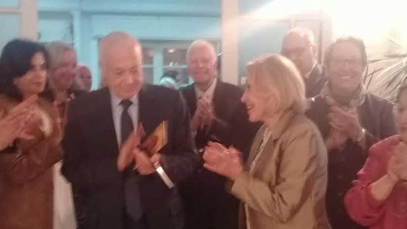  بين الواقع والخيال