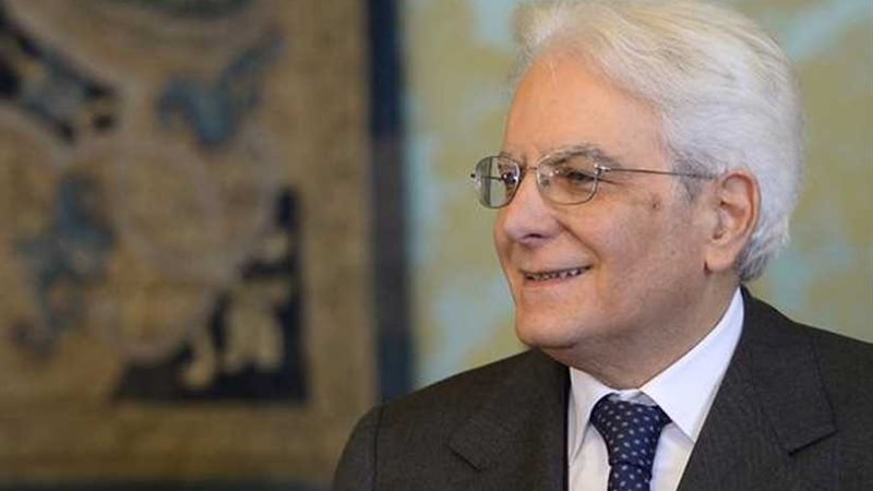 الرئيس الإيطالي يناقش